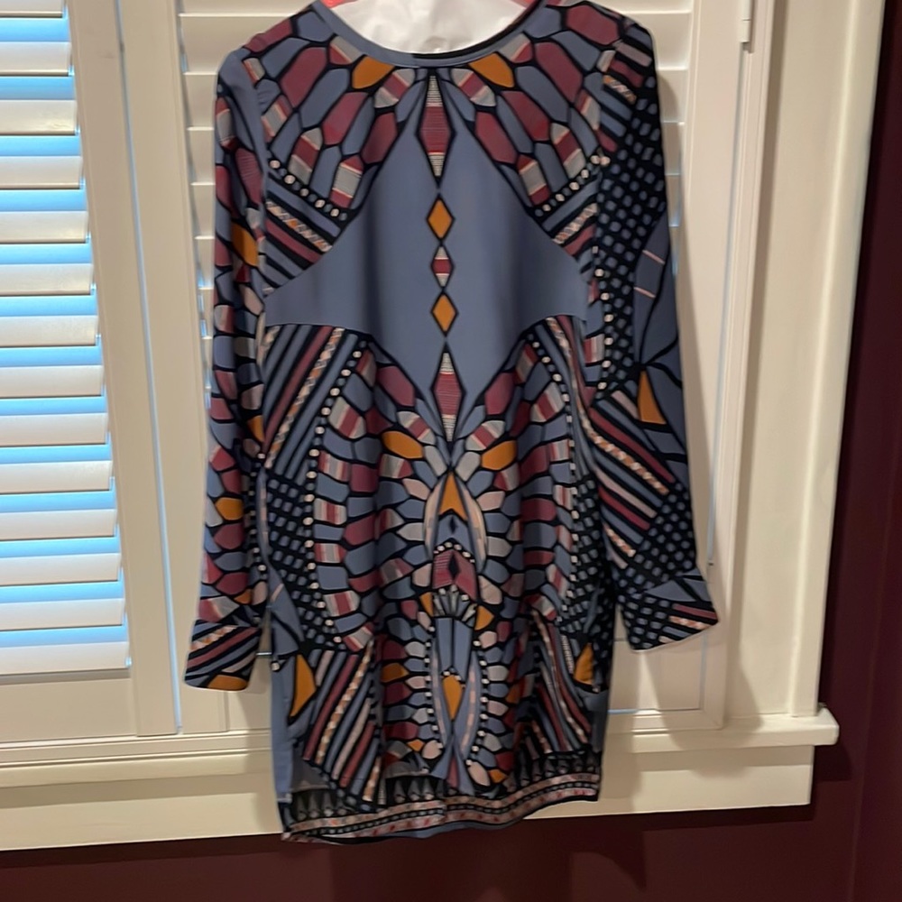 Gorgeous geometric-print dress!